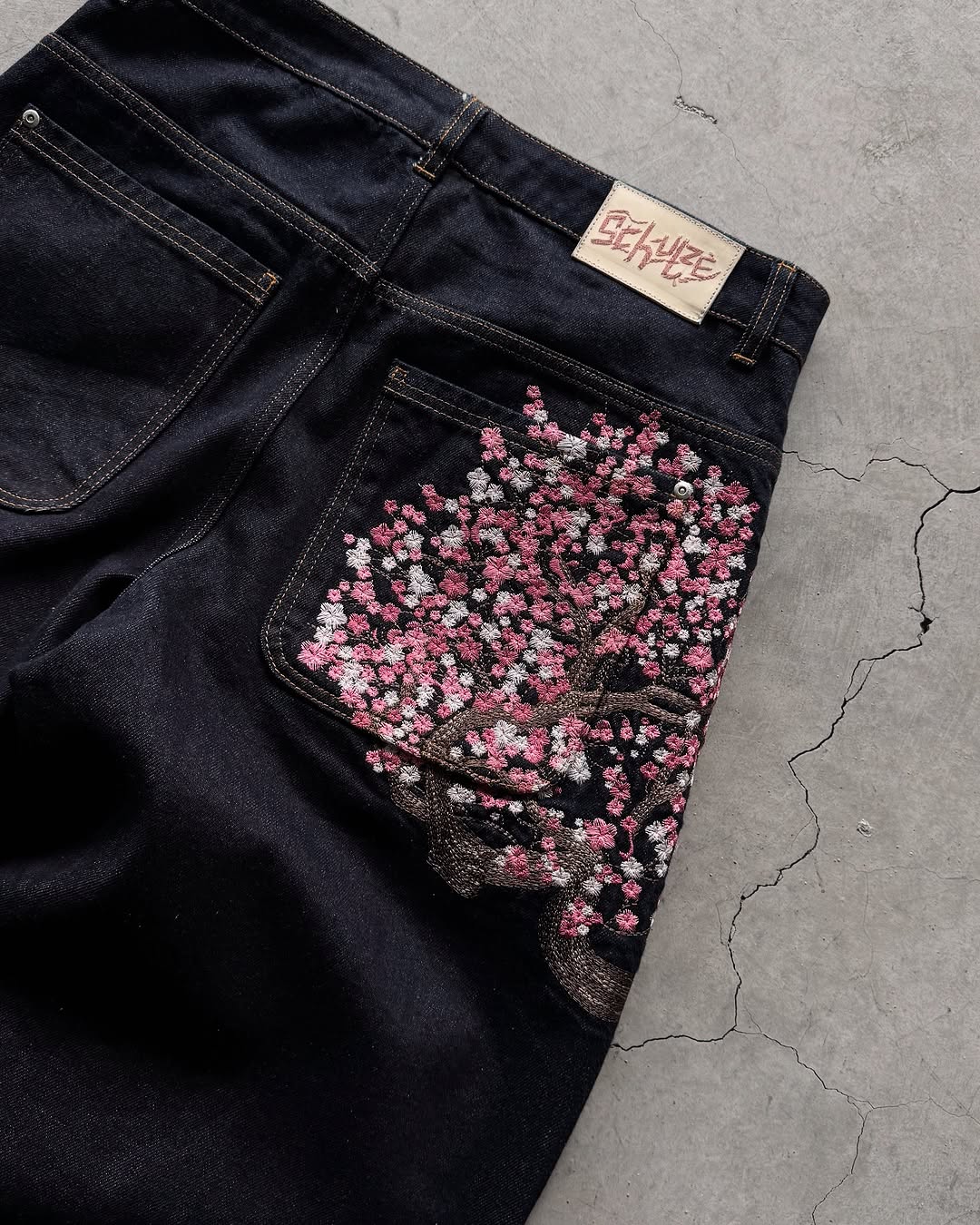 Erkek Kot Pantolon Sakura Nakı - Embroidery Jeans Sakura incelemesi ve fiyatı